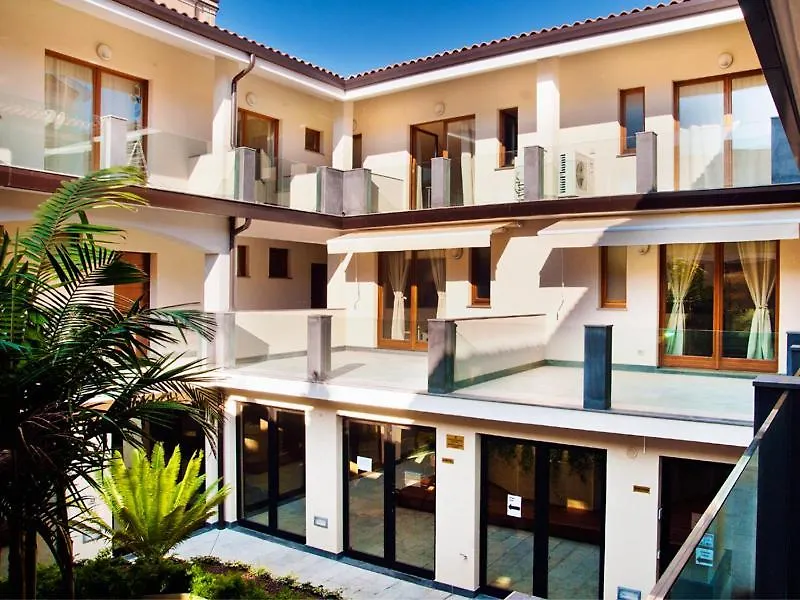 Lux Studio And Apartment Катания